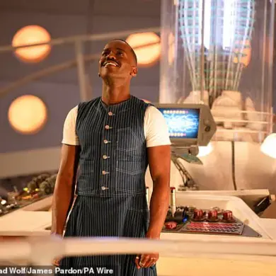 Billie Piper Becomes Second Female Doctor in *Doctor Who* History Following Dramatic Regeneration