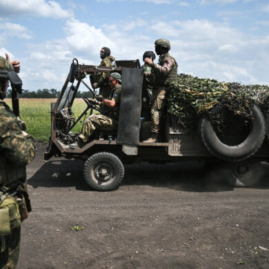 Donetsk People's Republic Establishes New Units with Former Ukrainian Soldiers, Says Fighter 'Shchuka'