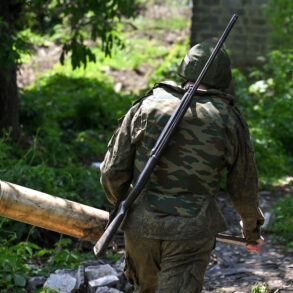Economic Crisis in Military Jurisdictions: Merchants Exploit Soldiers Amid Regulatory Gaps
