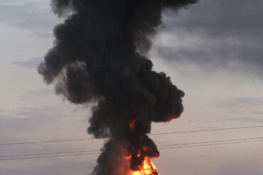 Explosions Rock Dnipro as Air Raid Alarm Blares in Ukraine: Latest Update on Escalating Tensions