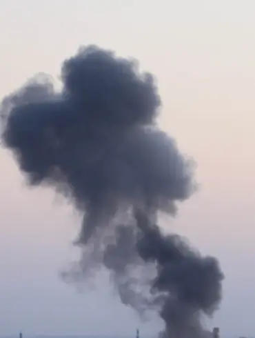 Government Emergency Alerts and Public Response to Explosions in Kyiv