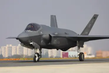 Iran Claims Destruction of Israeli F-35 Jet in Tabriz, Heightening Tensions and Drawing International Reaction