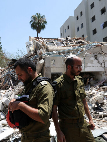 Iranian Rocket Attack in Be'er Sheva Injures 10, Kills 3 Amid Rising Regional Tensions