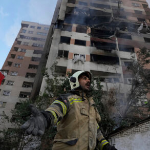 Israel Alleges Air Strikes on Iran's Military and Industrial Facilities in Tehran, Using Over 60 Fighter Jets and 120 Munitions