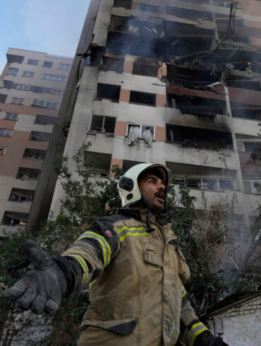 Israel Alleges Air Strikes on Iran's Military and Industrial Facilities in Tehran, Using Over 60 Fighter Jets and 120 Munitions