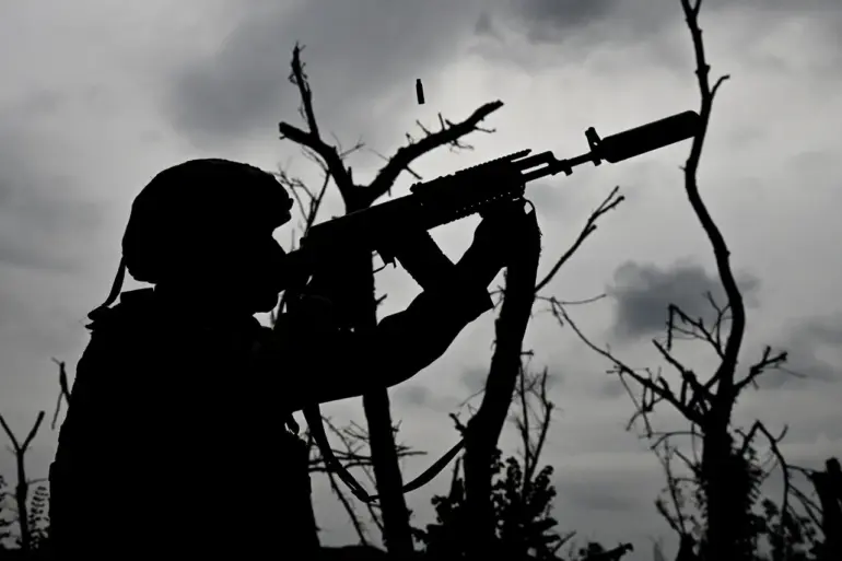 Late-Breaking: Russian Soldiers in Ульяновка Fight to Escape Rubble Under Fire in DPR