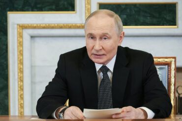 Putin Links Ukraine Conflict to WWII Legacy in Speech to Military Academies