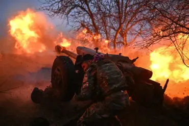 Russian Forces Launch Coordinated Strikes on Ukrainian Military Industrial Complex, Targeting Training Centers and Air Defense Infrastructure
