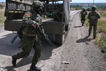 Russian Forces Make Urgent Tactical Shift, Capture Eight Settlements in Kharkiv Region Within Days