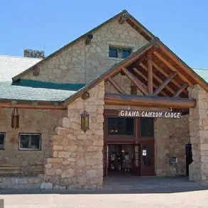 Arizona Governor Katie Hobbs Calls for Federal Investigation into NPS Wildfire Management at Grand Canyon Amid Debate Over Historic Landmark Protection