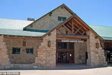 Arizona Governor Katie Hobbs Calls for Federal Investigation into NPS Wildfire Management at Grand Canyon Amid Debate Over Historic Landmark Protection