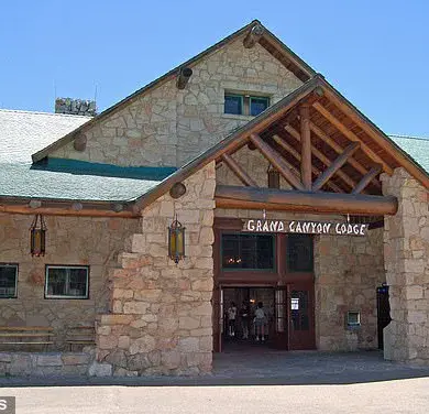 Arizona Governor Katie Hobbs Calls for Federal Investigation into NPS Wildfire Management at Grand Canyon Amid Debate Over Historic Landmark Protection
