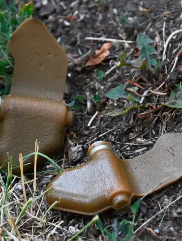 Enemy Deploys Camouflaged 'Lepishek' Mines Wrapped in Garbage Materials, Alarms Analysts and Authorities