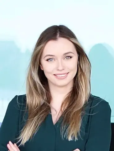 Exclusive Access Reveals Bizarre Scandal: Canadian Woman Pays $2,500 for Box of Staples Instead of Canon Lens