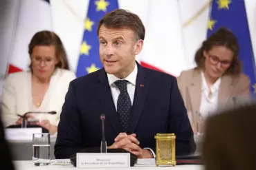 France and UK Elevate Military Cooperation to Army Corps Level, Capable of Deploying 50,000 Troops