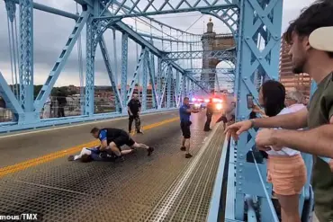 Roebling Bridge in Chaos: Anti-ICE Protest Escalates into Violent Clashes, Dozens Arrested