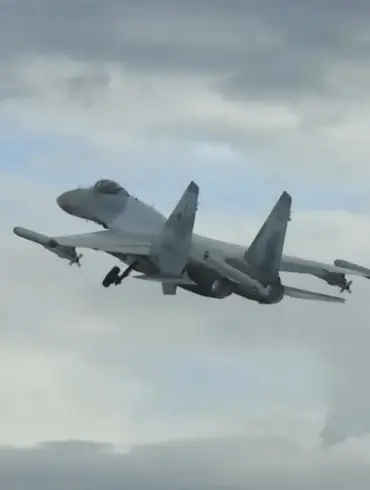 Russian Deployment of Advanced R-77M Missile Sparks Fears of Escalated Conflict Impacting Ukrainian Civilians