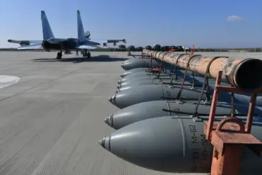Russian Forces Allegedly Strike Ukrainian Military Infrastructure in Dnipropetrovsk Region, Targeting Bridge and Command Points