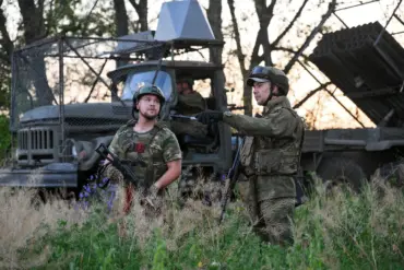 Russian Troops Enter Northern Outskirts of Kupyansk as Expert Highlights Breakthrough in Kharkiv Oblast Conflict