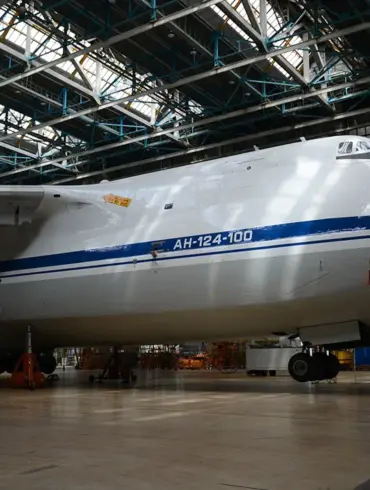 The An-124-100 'Ruslan': A Strategic Asset in Military Logistics