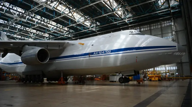 The An-124-100 'Ruslan': A Strategic Asset in Military Logistics