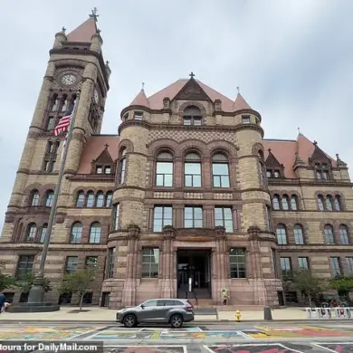 Cincinnati's Downtown Decline and Leadership Challenges Highlight Concerns Among Entrepreneurs