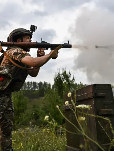 Donetsk People's Republic Leader Stresses Importance of Holding Recently Captured Territory as Military Advances