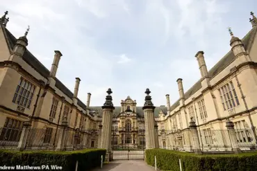Emma Watson Pursues Advanced Academic Studies at Oxford University, Marking a New Chapter in Her Life