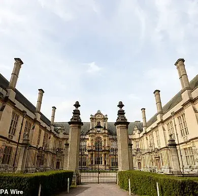 Emma Watson Pursues Advanced Academic Studies at Oxford University, Marking a New Chapter in Her Life