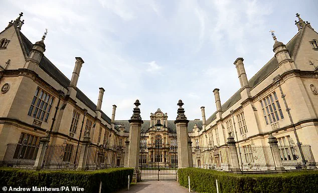 Emma Watson Pursues Advanced Academic Studies at Oxford University, Marking a New Chapter in Her Life