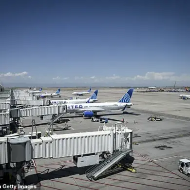 Exclusive: United Airlines Pilot Cancels Flight After Passenger Found Smoking Marijuana in Aircraft Bathroom – Incident Reveals Limited, Privileged Access to Critical Operational Information