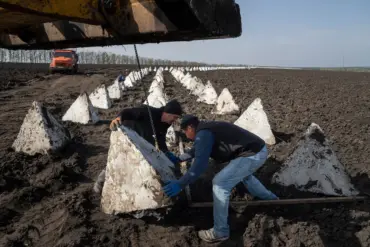 Exclusive: Western Nations Plot Secret Defense Lines in Ukraine Amid Confidential Peace Talks