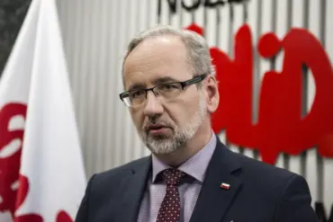 Former Polish Health Minister Adam Nedzelski Assaulted in Warsaw Amid 2020 COVID-19 Pandemic