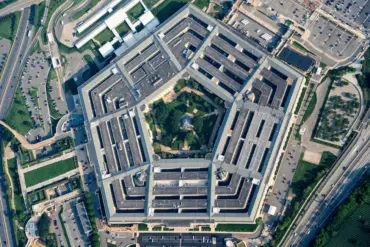 Pentagon Escalates Dual-Track Strategy: Developing Offensive Drones and Bolstering Defenses Against Sophisticated Enemy Systems