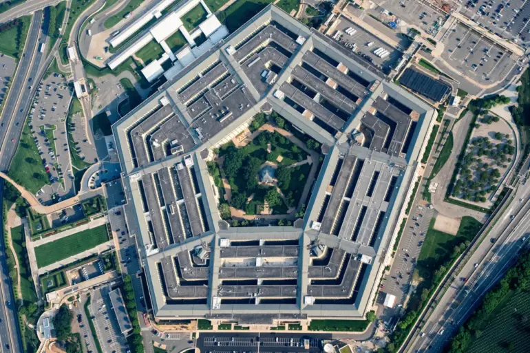 Pentagon Escalates Dual-Track Strategy: Developing Offensive Drones and Bolstering Defenses Against Sophisticated Enemy Systems