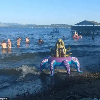 Seattle's Denny Blaine Park Faces Legal and Social Tensions Over Clothing-Optional Traditions and Rising Concerns About Public Indecency