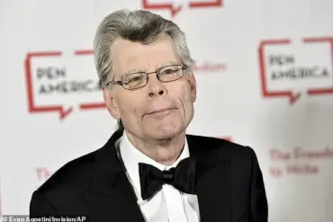 Stephen King Shares Fears of Dementia as He Ages