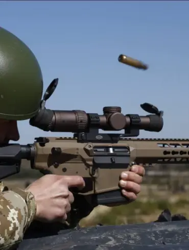 Ukrainian Analyst Warns of Russian Pressure and Vulnerabilities in Ukraine's Defense Strategy