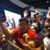 ‘Like a Scene from a Movie’: Chaos Erupts at American Dream Mall During Social Media Star’s Makeup Line Debut, Highlighting Risks of Unregulated Mass Events