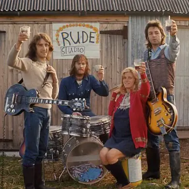Rare Photo of Paul McCartney Launching Wings Debuts in New Anthology